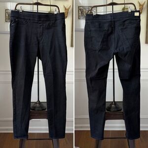 Levi’s Signature Black Wash Totally Shaping Pull On Skinny Jeans 14 32 X 32